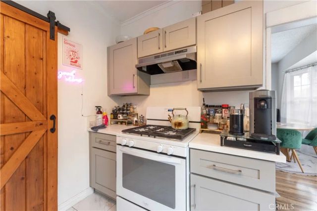823 Maine, Long Beach, CA 90813