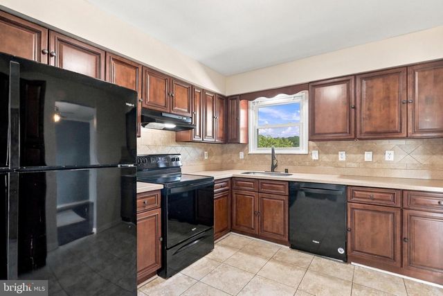 112 NOTTINGHAM CT, Front Royal, VA 22630