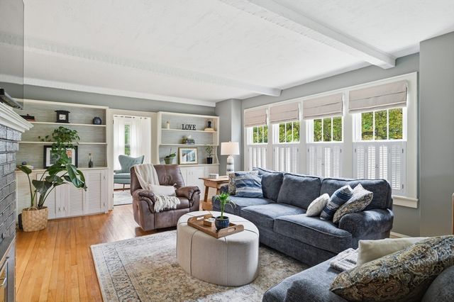 15 Ripley St, Wilbraham, MA 01095