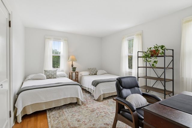 15 Ripley St, Wilbraham, MA 01095