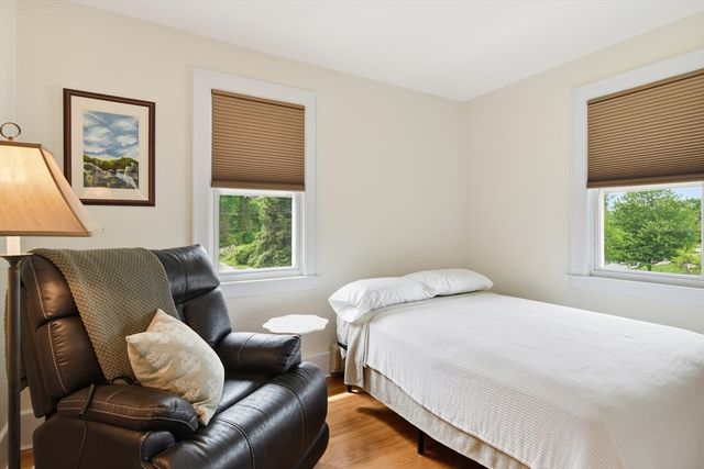 15 Ripley St, Wilbraham, MA 01095