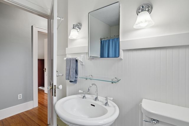 15 Ripley St, Wilbraham, MA 01095