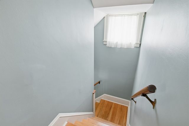 15 Ripley St, Wilbraham, MA 01095