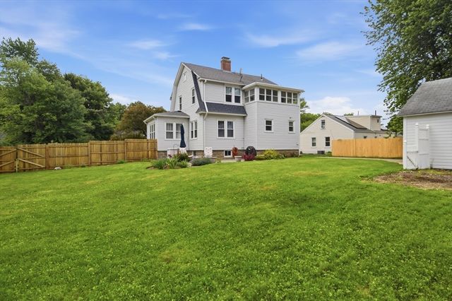 15 Ripley St, Wilbraham, MA 01095