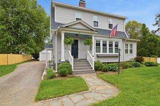 15 Ripley St, Wilbraham, MA 01095