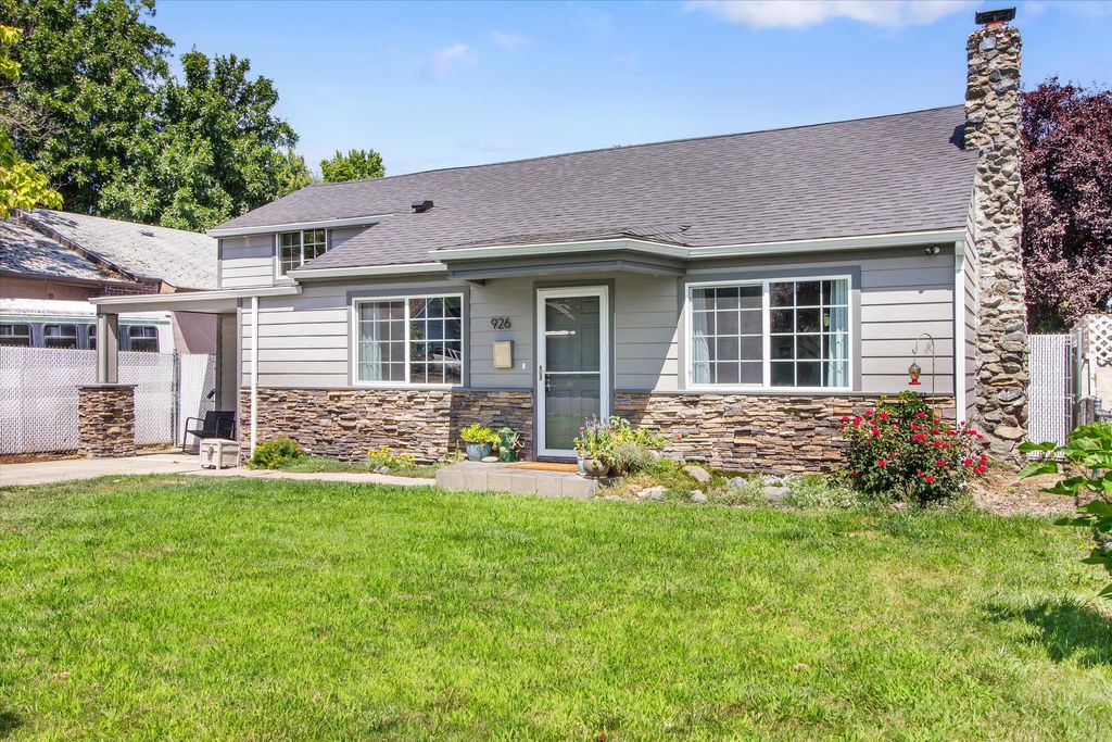 926 Murray Avenue, Medford, OR 97501