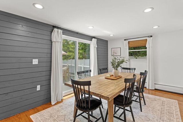6 Oakland Ave, Tewksbury, MA 01876
