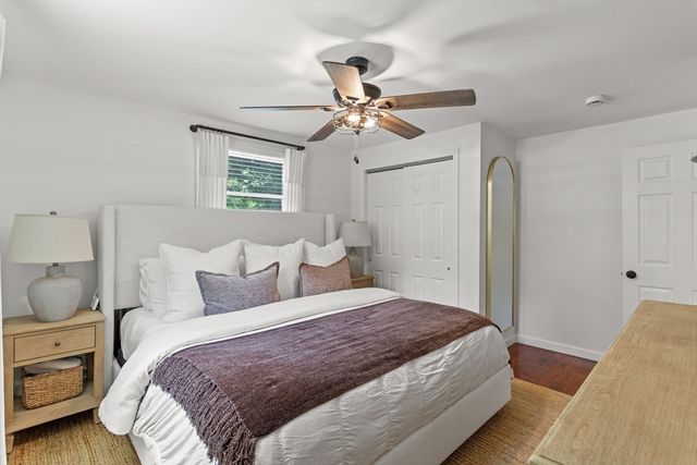 6 Oakland Ave, Tewksbury, MA 01876