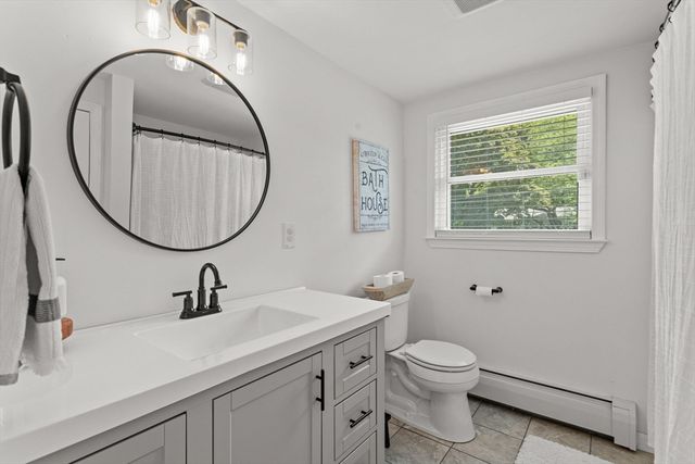 6 Oakland Ave, Tewksbury, MA 01876
