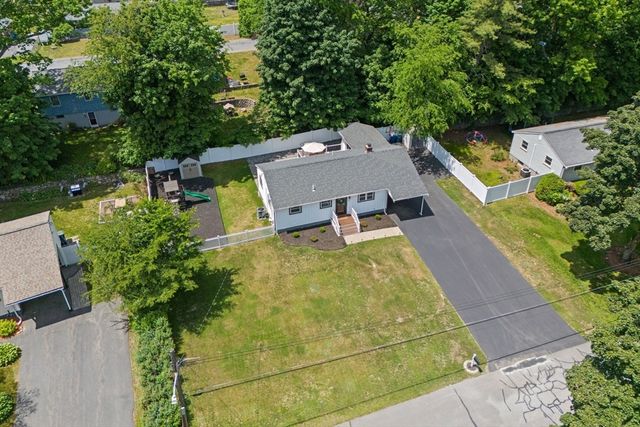 6 Oakland Ave, Tewksbury, MA 01876