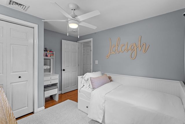 6 Oakland Ave, Tewksbury, MA 01876