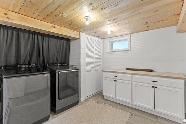 6 Oakland Ave, Tewksbury, MA 01876