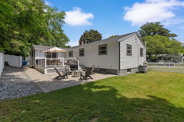 6 Oakland Ave, Tewksbury, MA 01876
