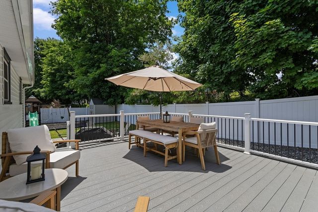 6 Oakland Ave, Tewksbury, MA 01876