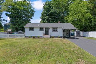 6 Oakland Ave, Tewksbury, MA 01876