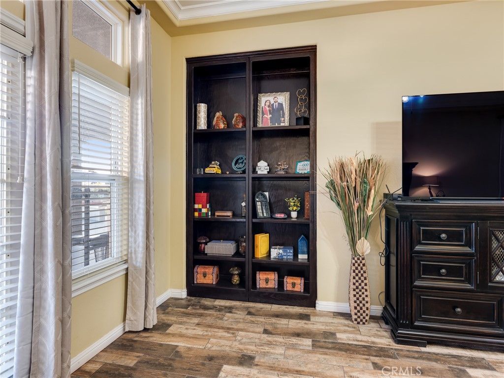 Image 13 of property listing at 19237 Estancia, Apple Valley, CA 92308