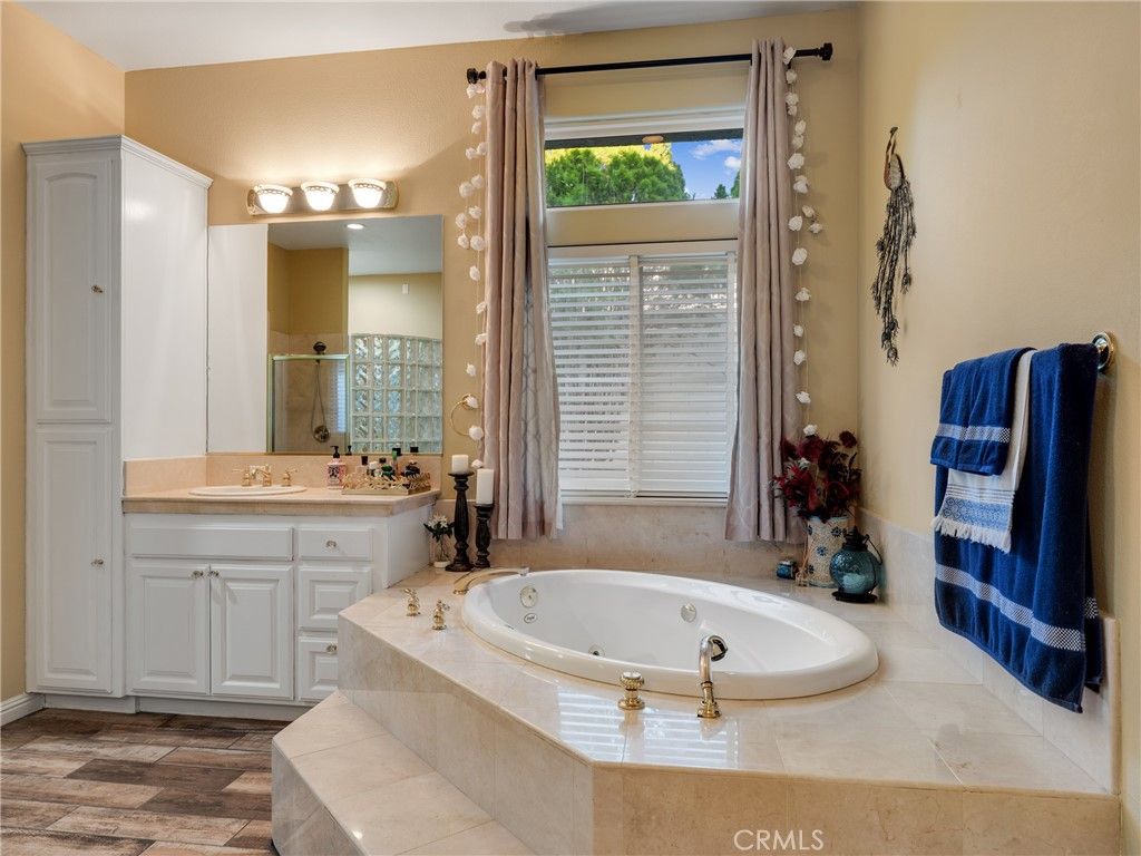 Image 19 of property listing at 19237 Estancia, Apple Valley, CA 92308