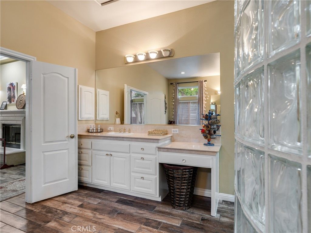 Image 22 of property listing at 19237 Estancia, Apple Valley, CA 92308