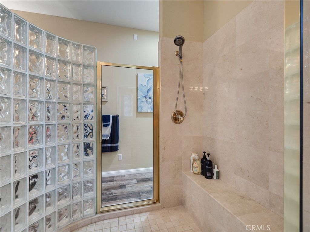 Image 23 of property listing at 19237 Estancia, Apple Valley, CA 92308