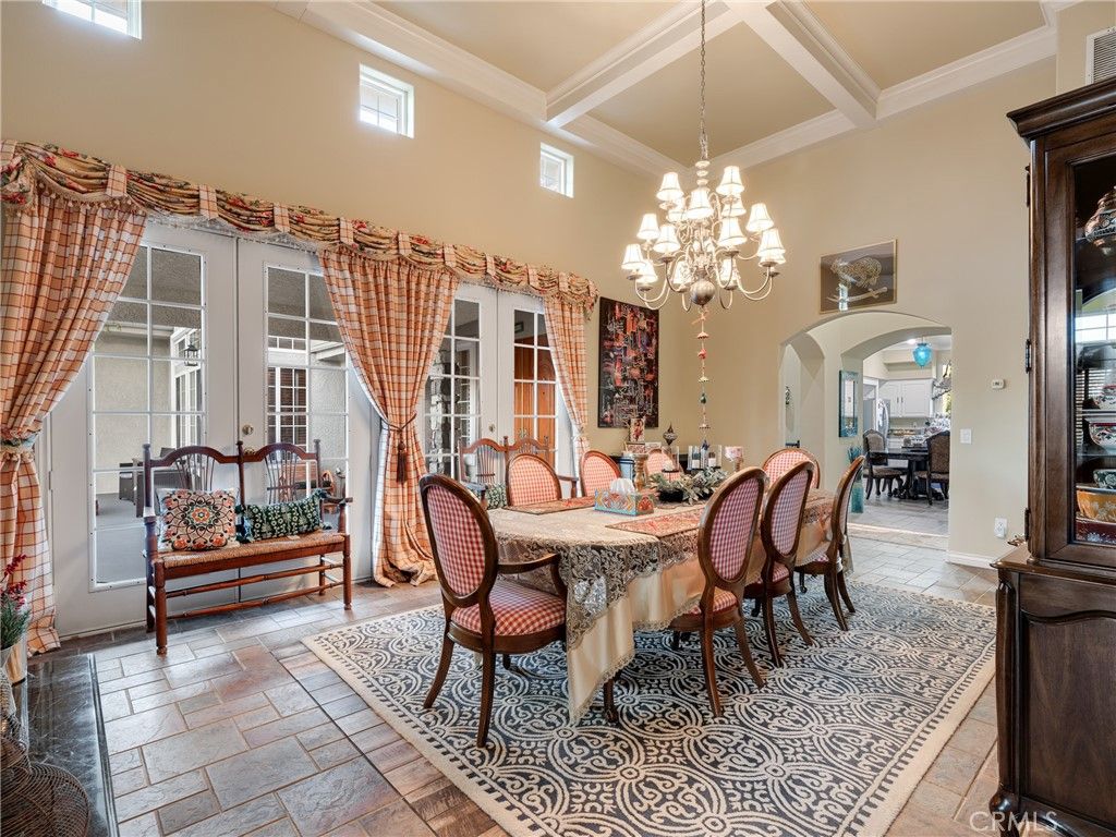 Image 27 of property listing at 19237 Estancia, Apple Valley, CA 92308