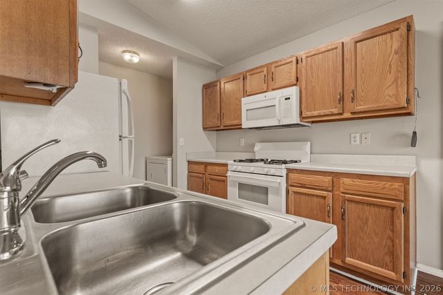 1830 Woodmere Road, Claremore, OK 74017