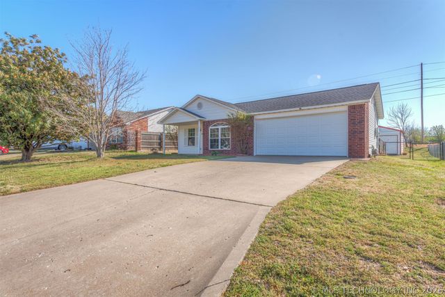 1830 Woodmere Road, Claremore, OK 74017