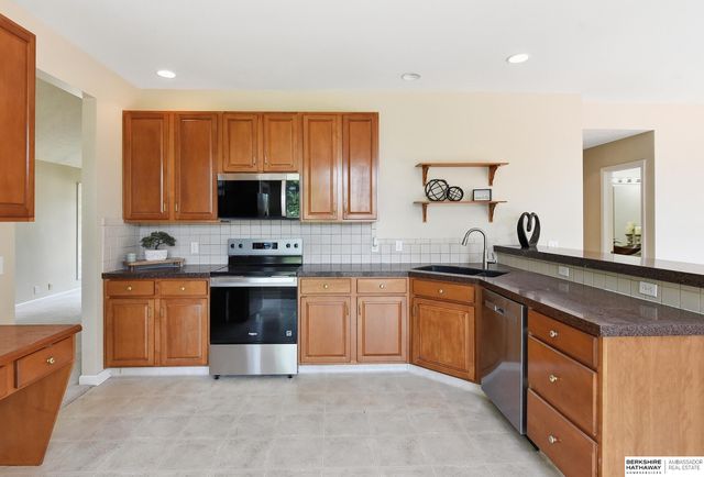18602 Leavenworth Street, Elkhorn, NE 68022
