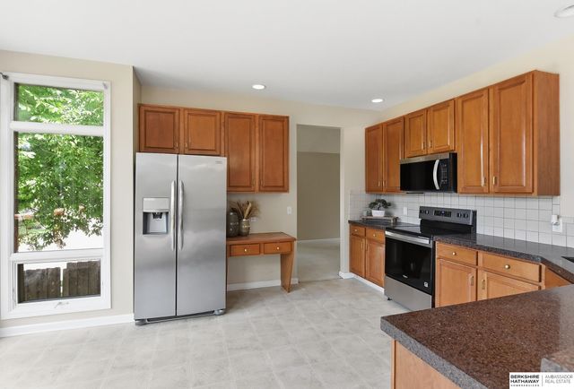 18602 Leavenworth Street, Elkhorn, NE 68022