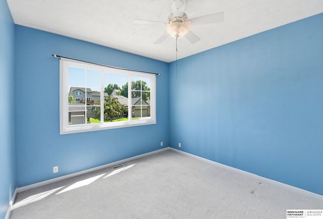 18602 Leavenworth Street, Elkhorn, NE 68022