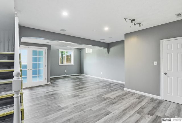 18602 Leavenworth Street, Elkhorn, NE 68022