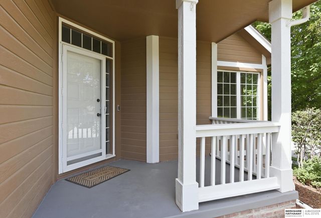 18602 Leavenworth Street, Elkhorn, NE 68022