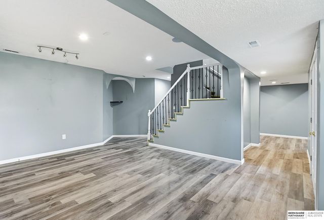 18602 Leavenworth Street, Elkhorn, NE 68022