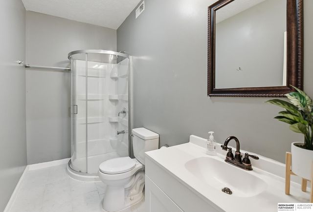 18602 Leavenworth Street, Elkhorn, NE 68022