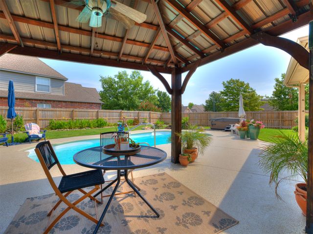 14011 E 87th Place N, Owasso, OK 74055