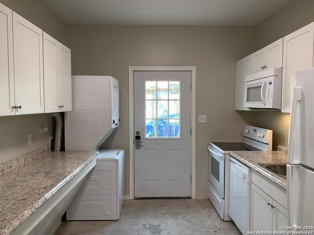 642 N San Gabriel, San Antonio, TX 78228