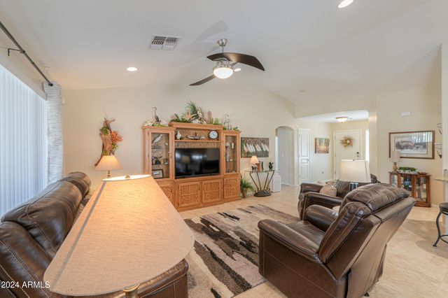 2640 E GOLDEN Trail, Casa Grande, AZ 85194