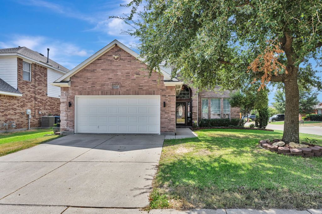 6369 Redeagle Creek Drive, Fort Worth, TX 76179 — photo 2