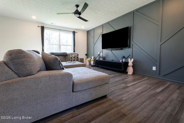 17006 Meander Way, Louisville, KY 40245