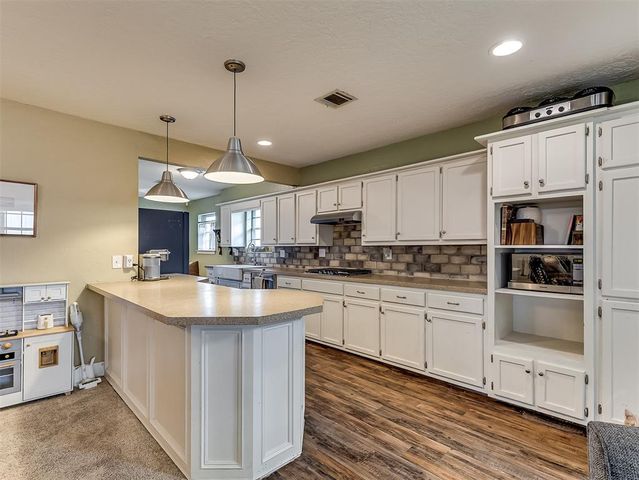 2006 N Nail Parkway, Moore, OK 73160