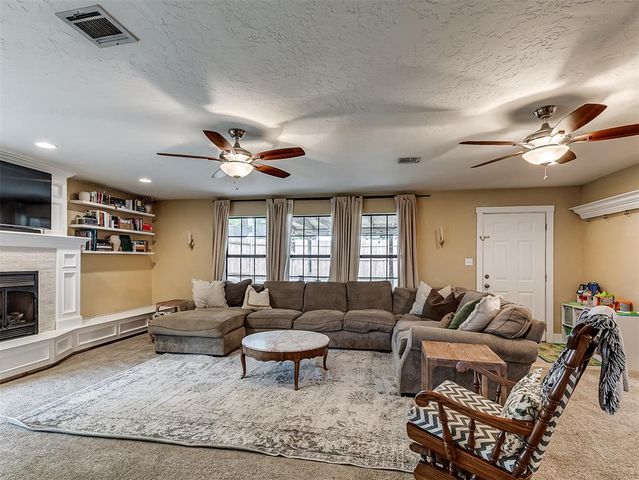 2006 N Nail Parkway, Moore, OK 73160