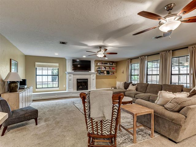 2006 N Nail Parkway, Moore, OK 73160