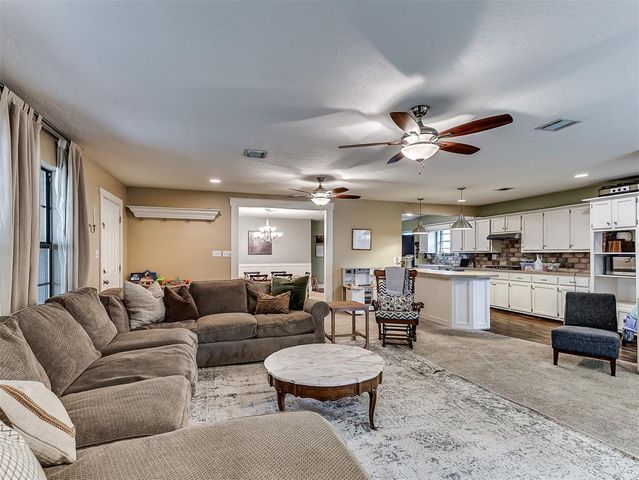 2006 N Nail Parkway, Moore, OK 73160