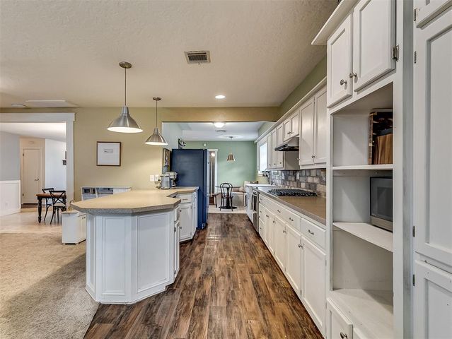 2006 N Nail Parkway, Moore, OK 73160