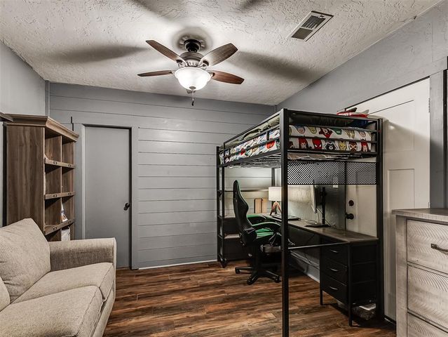 2006 N Nail Parkway, Moore, OK 73160