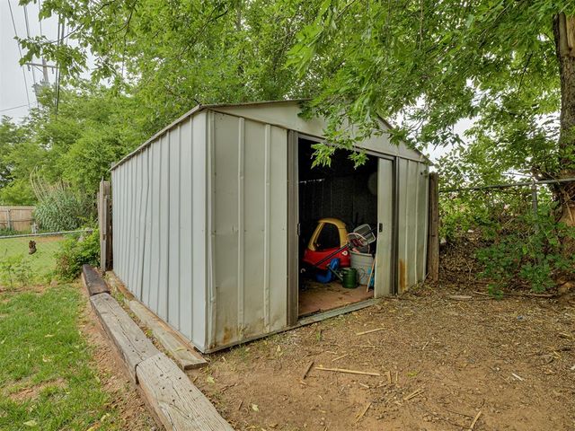 2006 N Nail Parkway, Moore, OK 73160