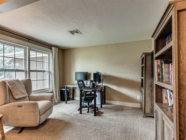 2006 N Nail Parkway, Moore, OK 73160