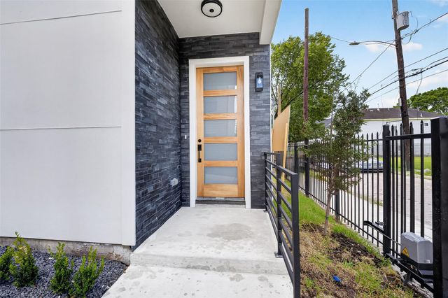 1107 Wilson St, Houston, TX 77019