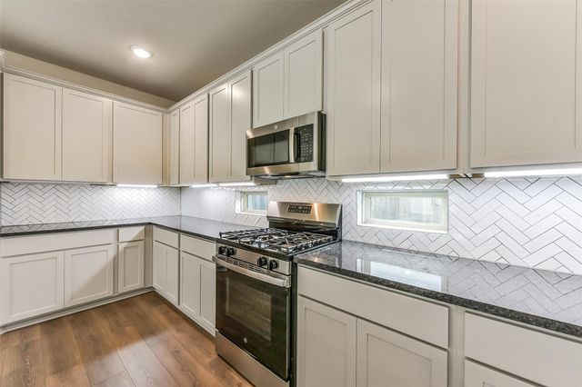 4214 Red Cedar Ring Lane, Pinehurst, TX 77362