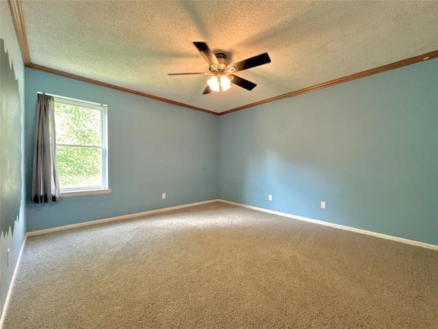3017 W 23rd Terrace, Lawrence, KS 66047
