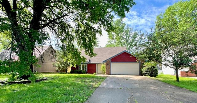 3017 W 23rd Terrace, Lawrence, KS 66047